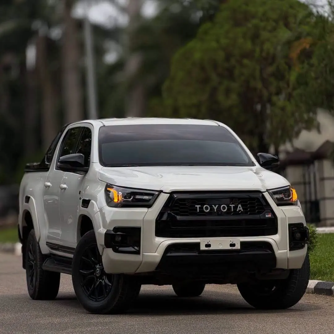 Toyota Hilux — location avec chauffeur à Yaoundé